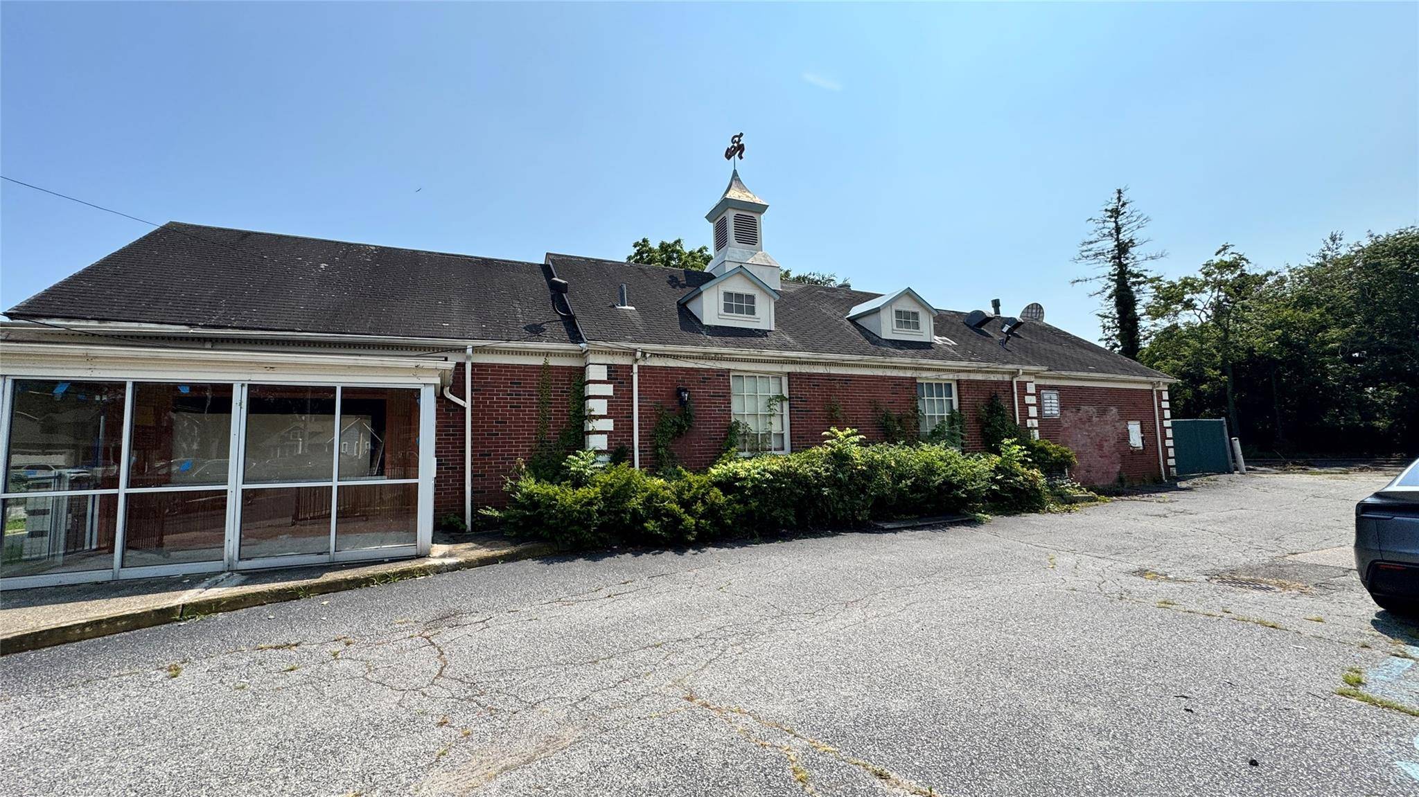 West Babylon, NY 11704,292 Little East Neck RD