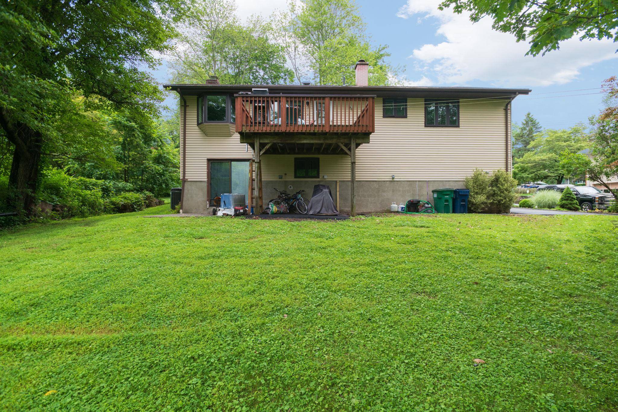 Mahopac, NY 10541,125 Longdale RD