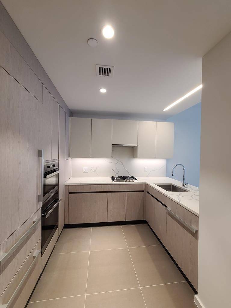 Flushing, NY 11354,133-27 39th AVE