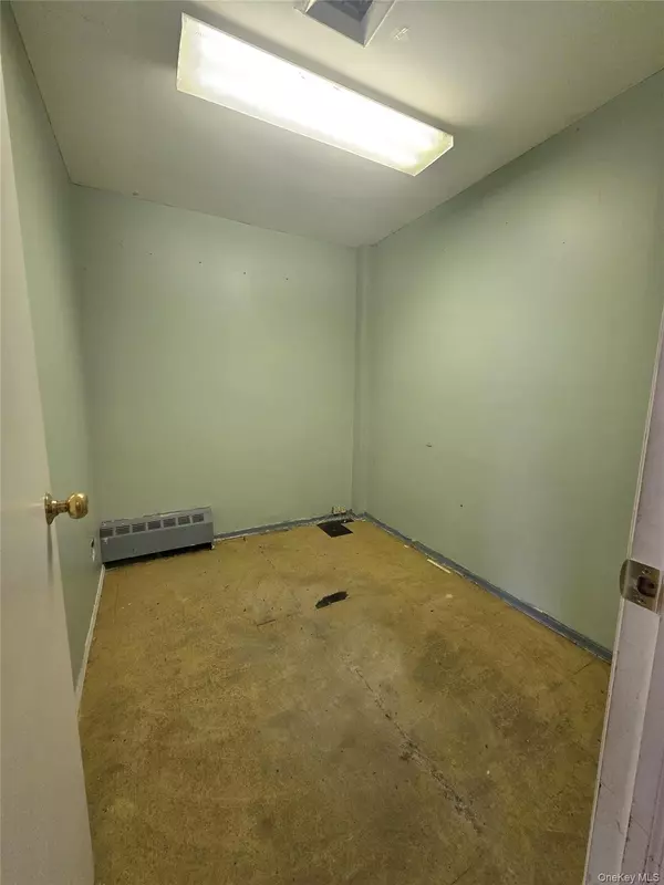 Woodside, NY 11377,40-14 72nd ST