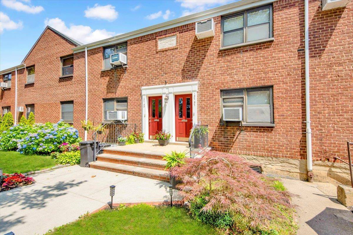 15757 17th AVE #6125, Whitestone, NY 11357