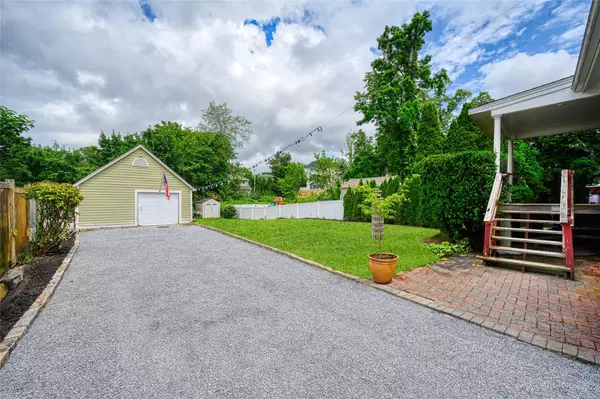 Port Washington, NY 11050,27 Neulist AVE