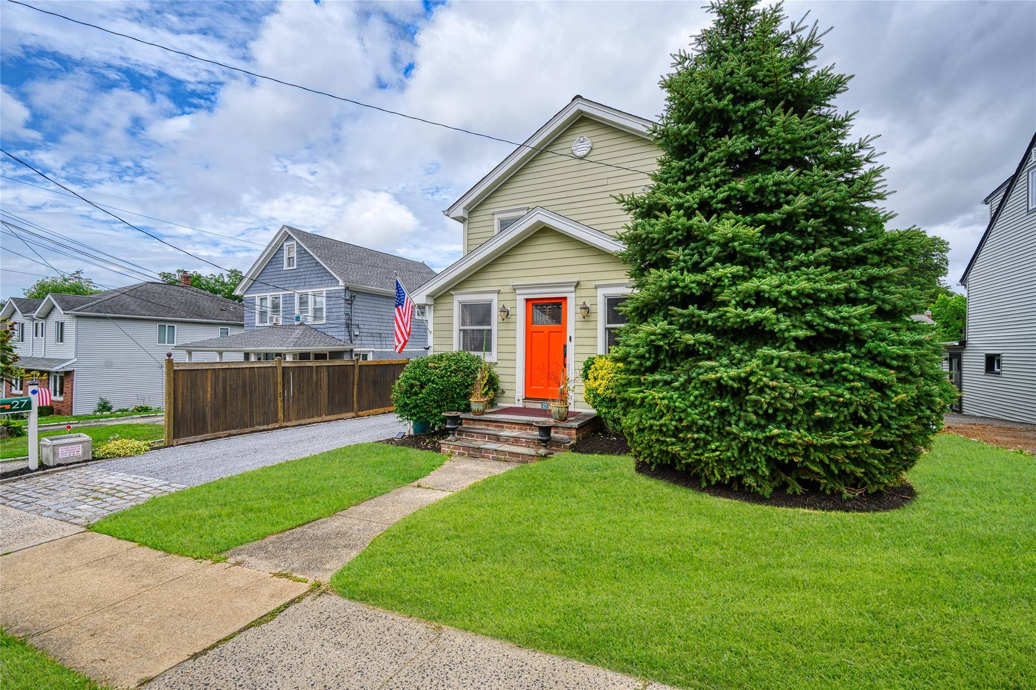 Port Washington, NY 11050,27 Neulist AVE