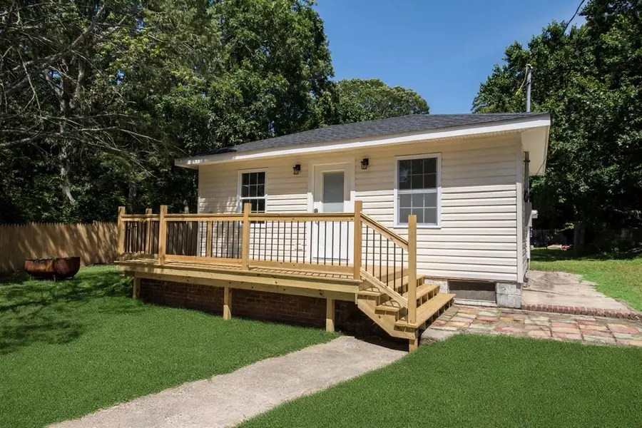 64 Maple AVE, Flanders, NY 11901