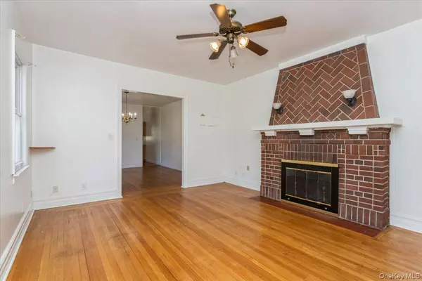 New Rochelle, NY 10801,7 Flower ST