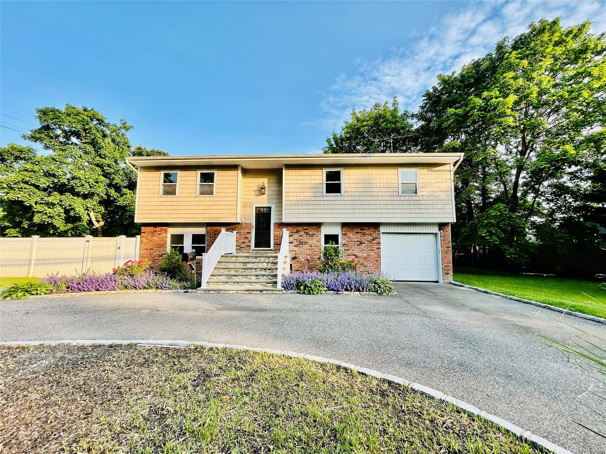4 Carey ST, East Islip, NY 11730