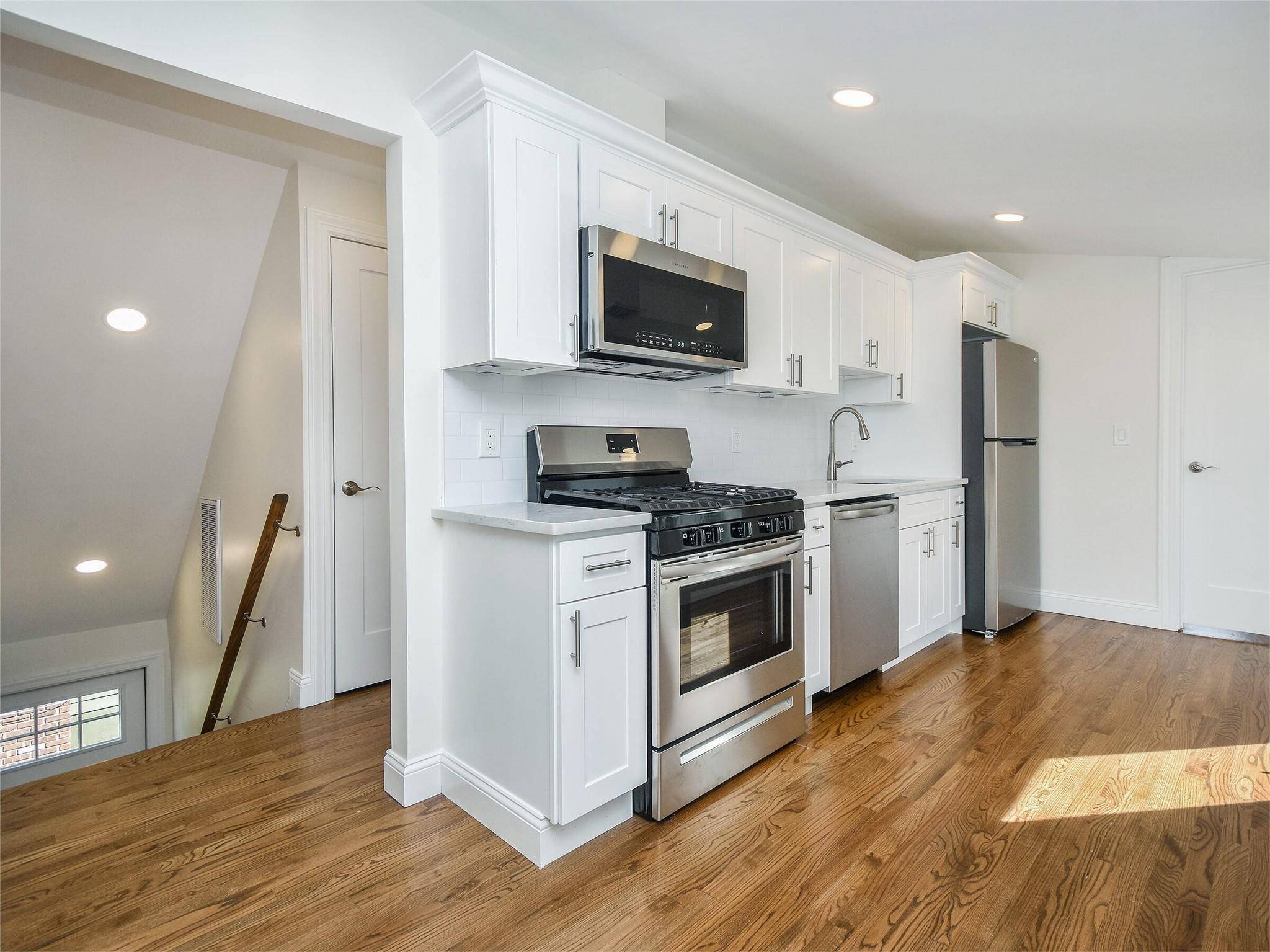 Port Washington, NY 11050,50 B Graywood RD