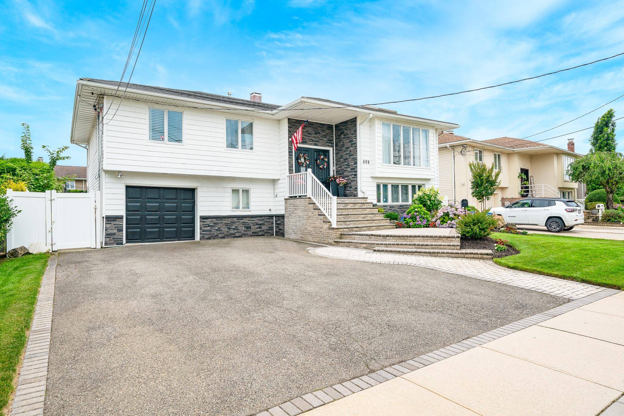 Bellmore, NY 11710,2508 Harbor LN