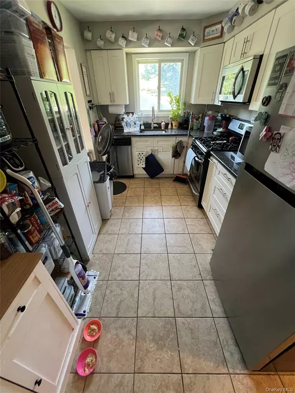 West Babylon, NY 11704,833 Bermuda RD