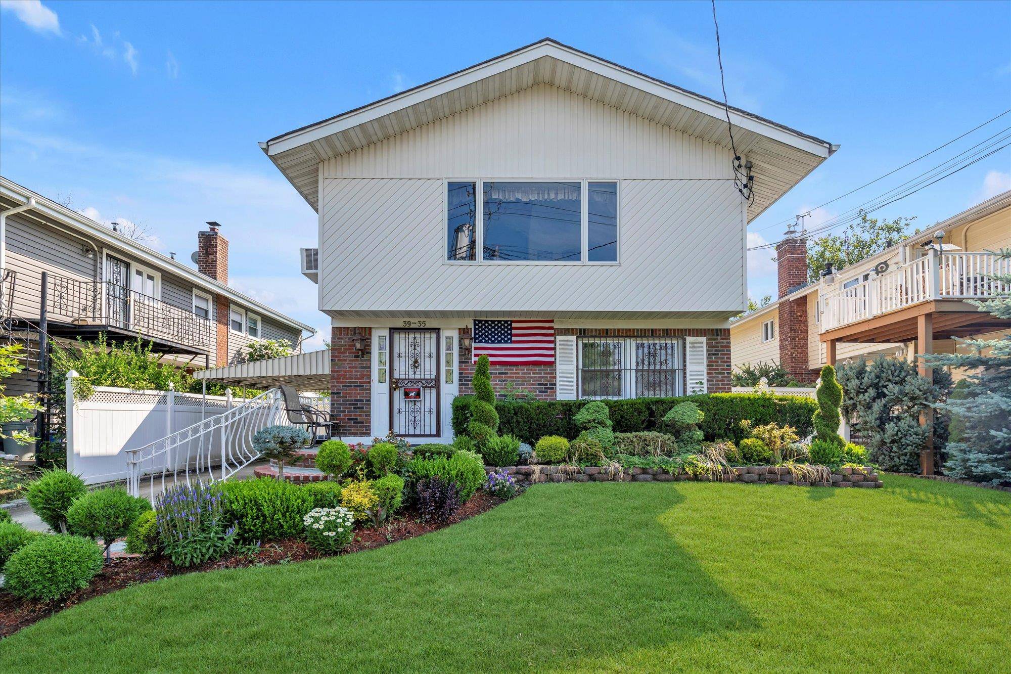 39-35 223 ST, Douglaston, NY 11363