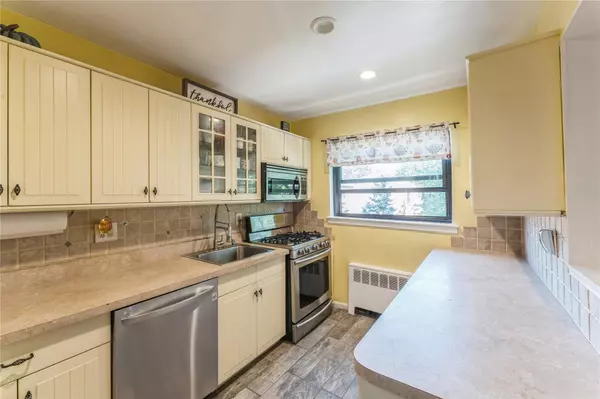 217-22 73rd Avenue #Upper, Oakland Gardens, NY 11364