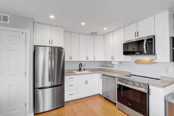 Freeport, NY 11520,1 Anchorage WAY #301