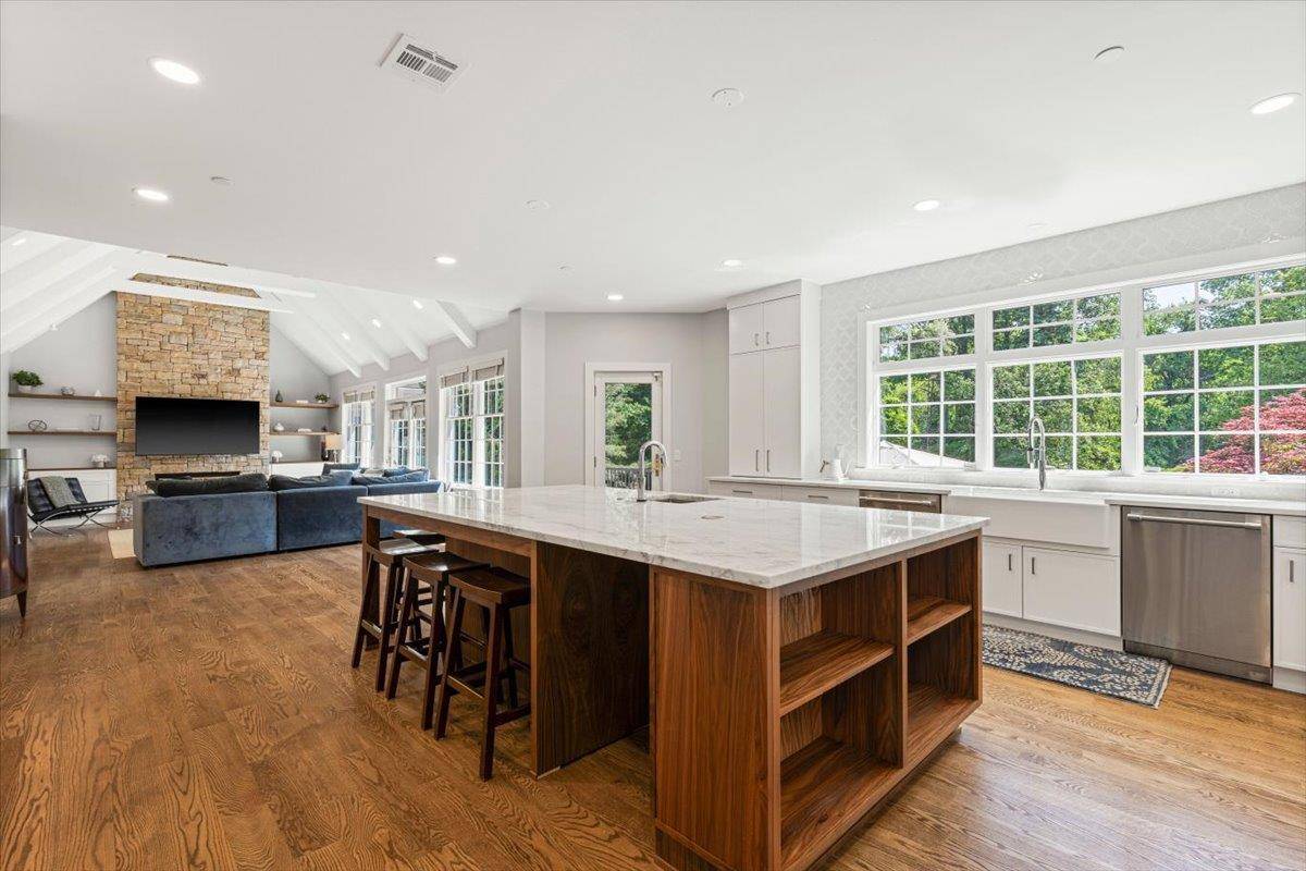 Purchase, NY 10577,9 Ophir DR