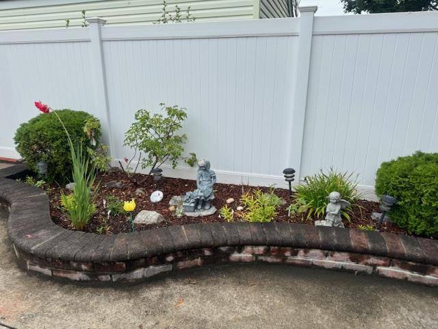 Levittown, NY 11756,59 Hill LN