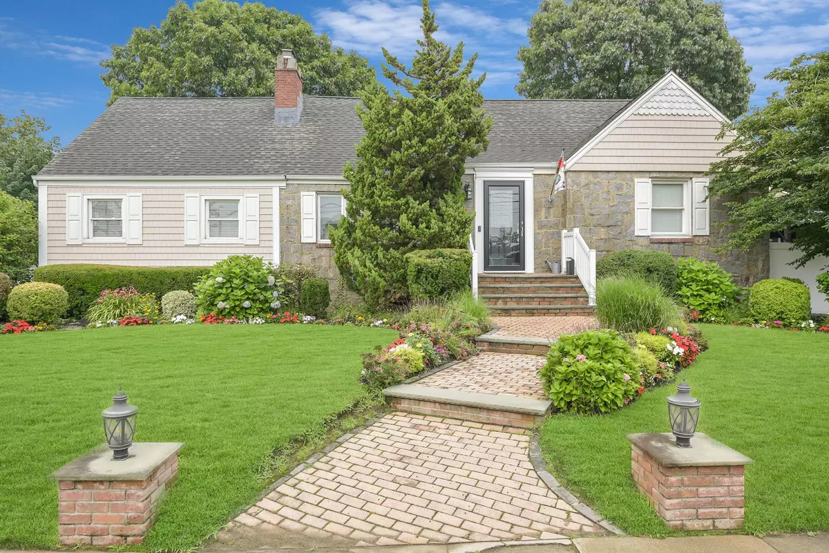 Oceanside, NY 11572,3309 Balsam ST
