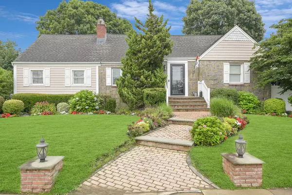 3309 Balsam ST, Oceanside, NY 11572