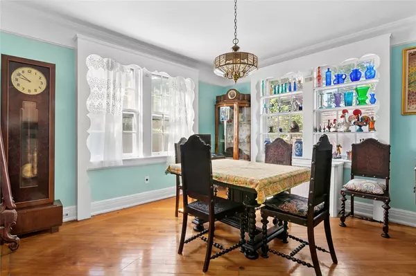 Forest Hills, NY 11375,54 Ingram ST