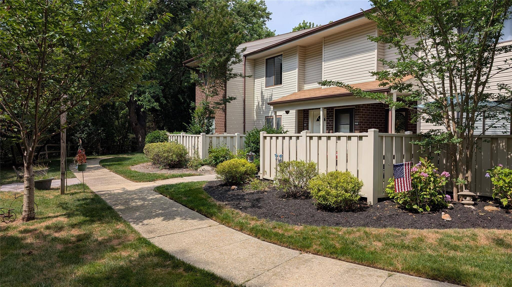 Coram, NY 11727,972 Skyline DR #972