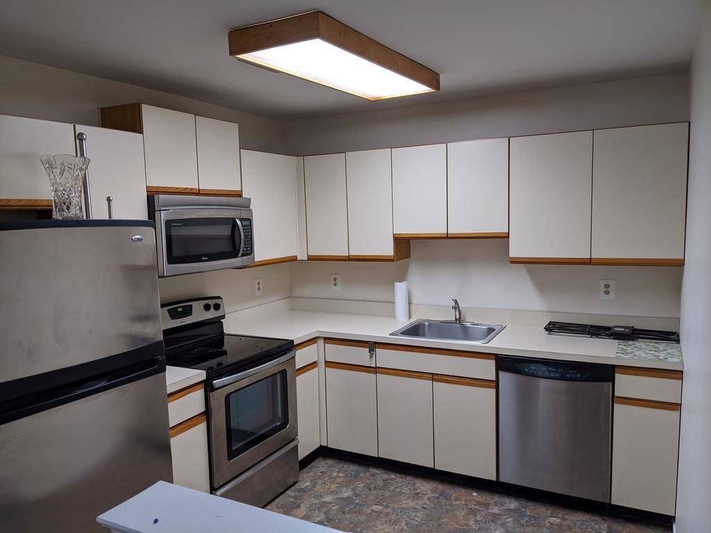Coram, NY 11727,972 Skyline DR #972