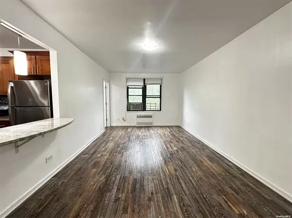 Kew Garden Hills, NY 11367,150-25 72 ROAD ##5