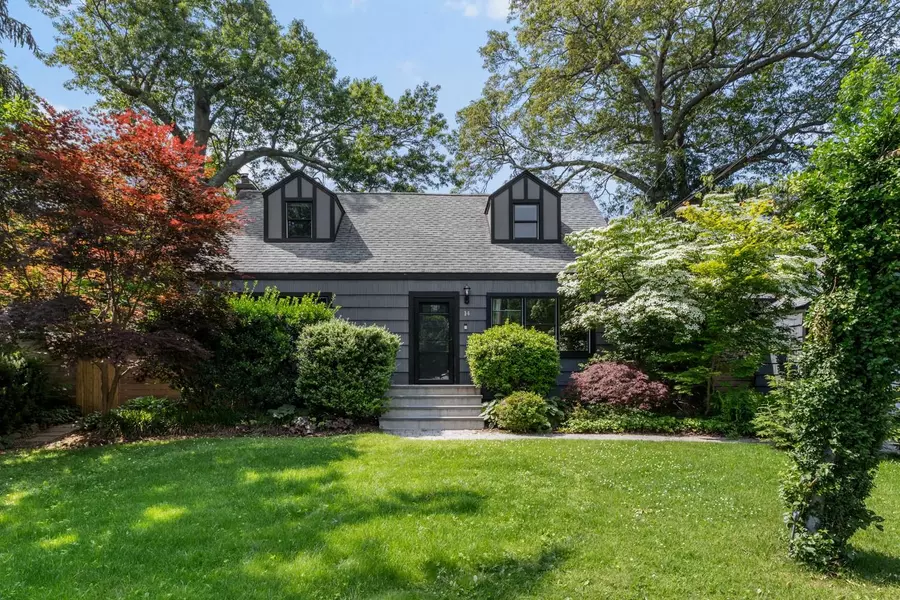 14 Kellum ST, South Huntington, NY 11746