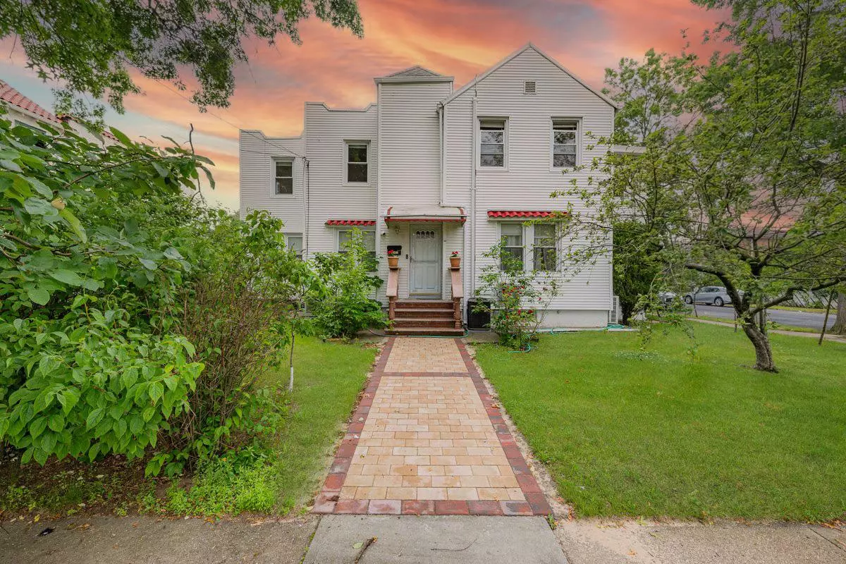 Queens Village, NY 11427,233-04 Seward AVE