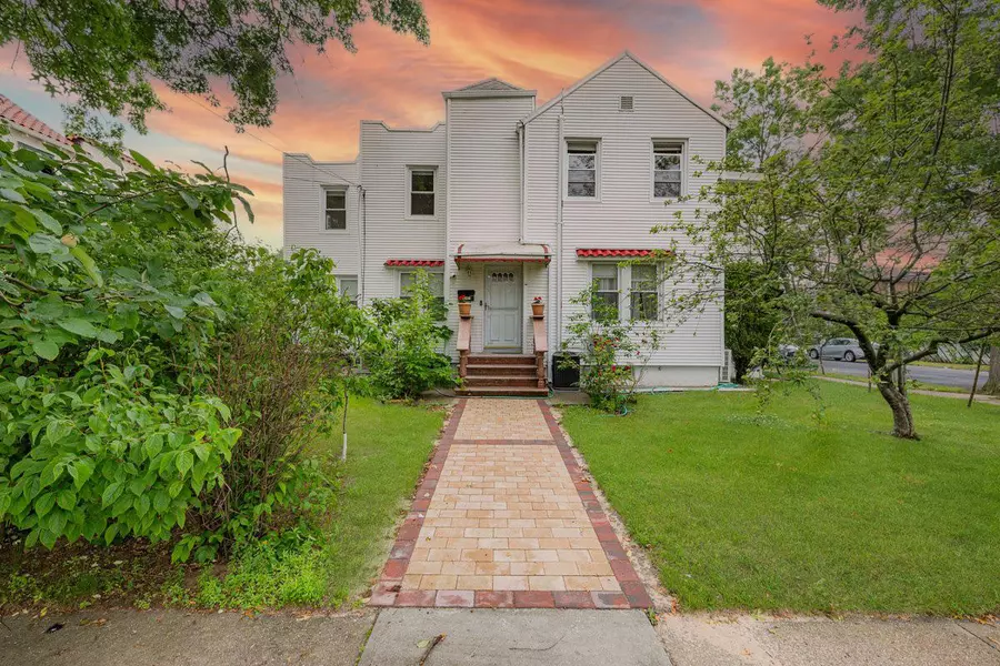 233-04 Seward AVE, Queens Village, NY 11427
