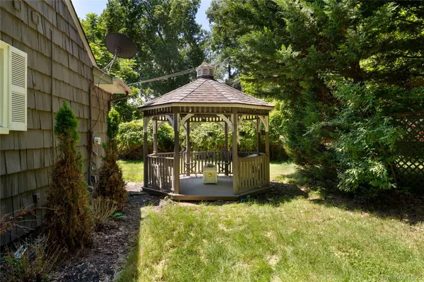 Stony Brook, NY 11790,11 Quaker PATH