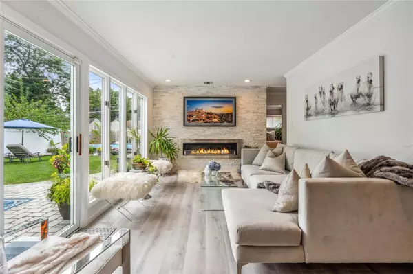 Wantagh, NY 11793,55 Duckpond DR