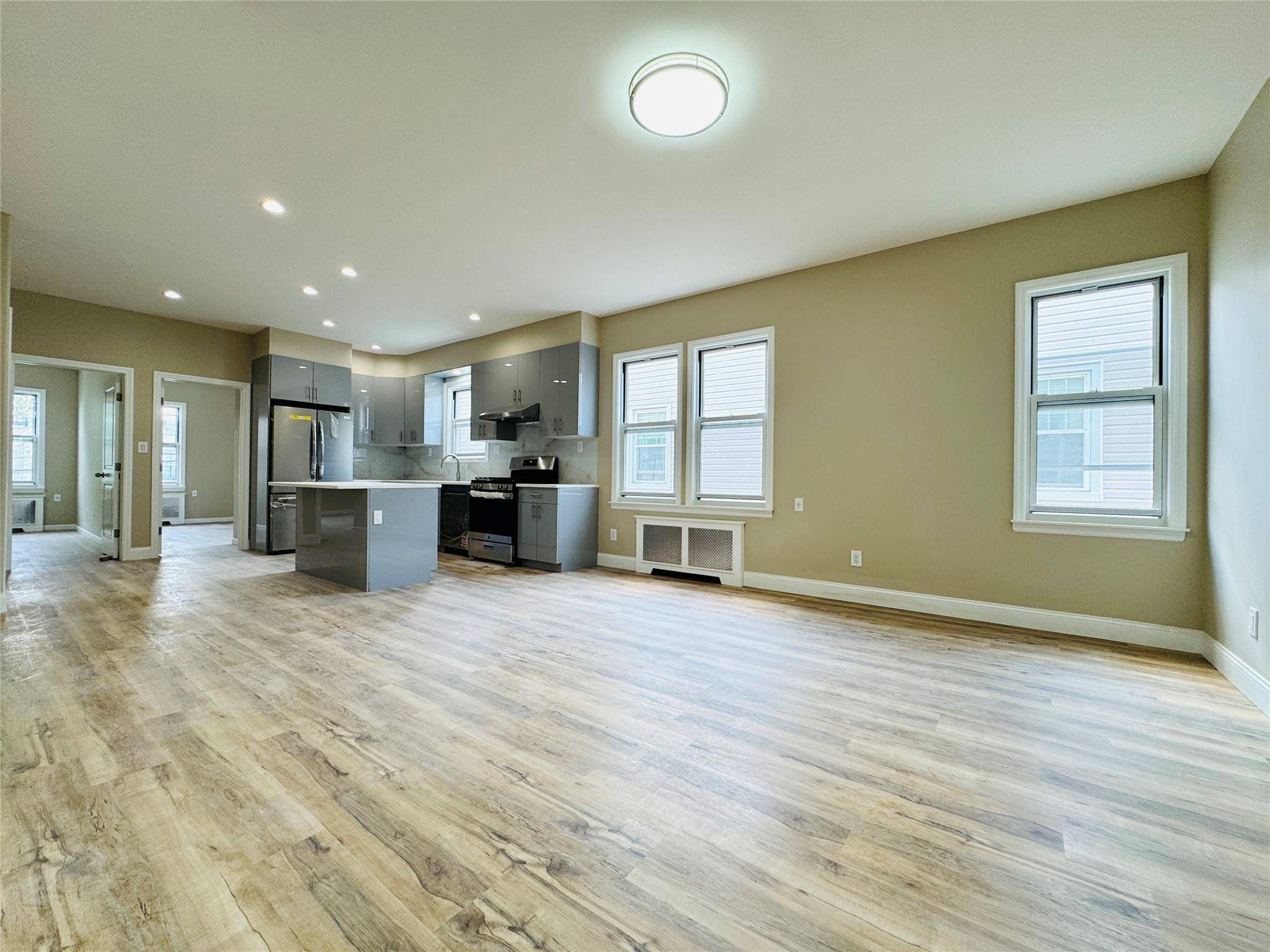 Glendale, NY 11385,7829 84th ST #2