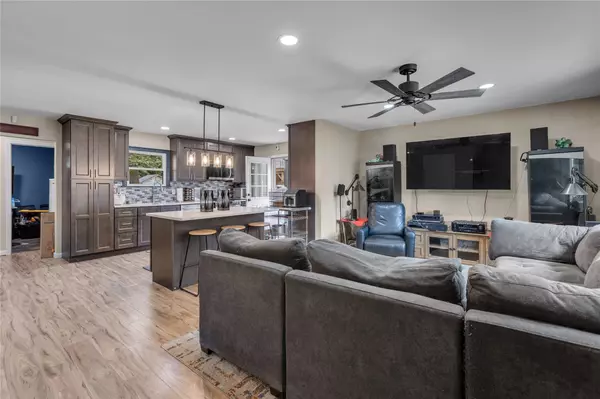Mastic, NY 11950,28 Van Buren ST