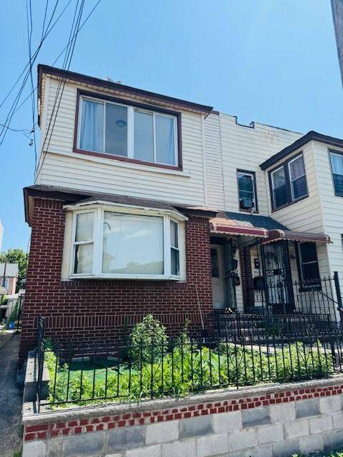 93-45 202ND ST, Jamaica, NY 11423