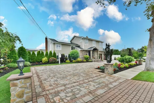 Massapequa, NY 11758,7 Waterview AVE