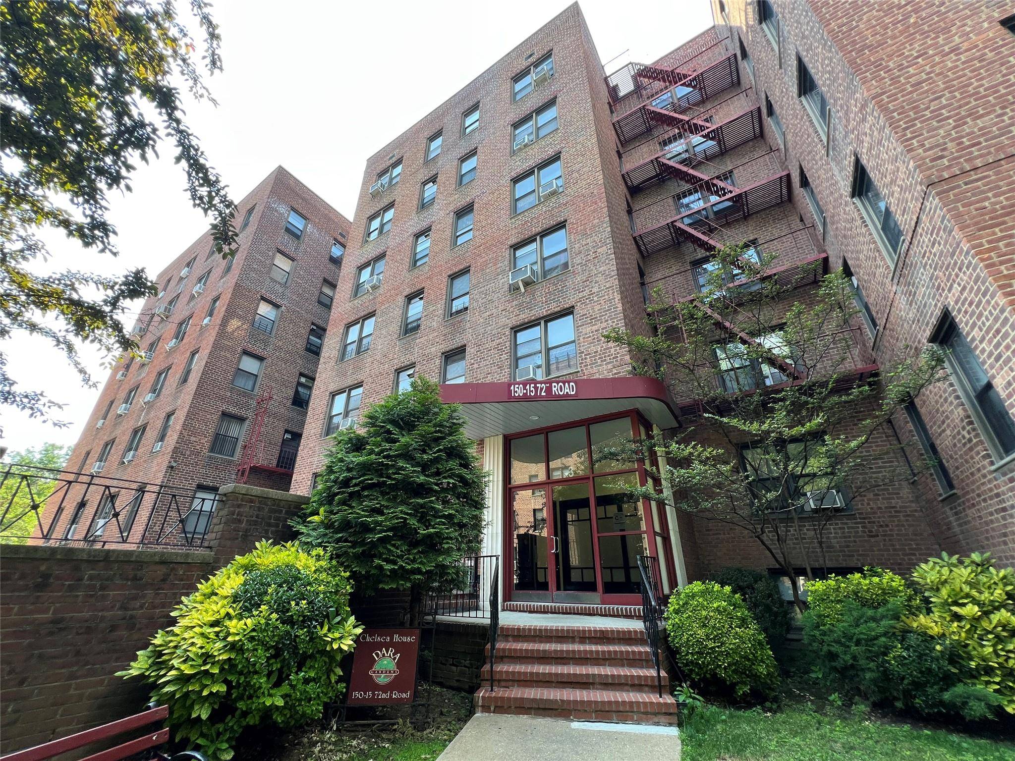 Kew Garden Hills, NY 11367,150-15 72 RD #1A