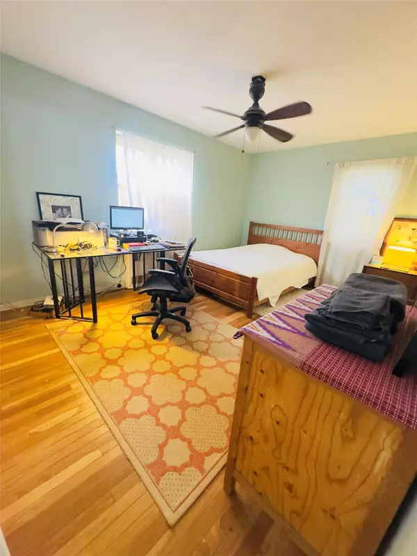 Flushing, NY 11354,13825 31st DR #4B