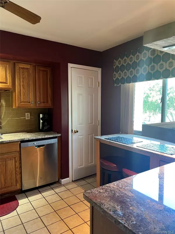 Highland Mills, NY 10930,13 Butternut CT