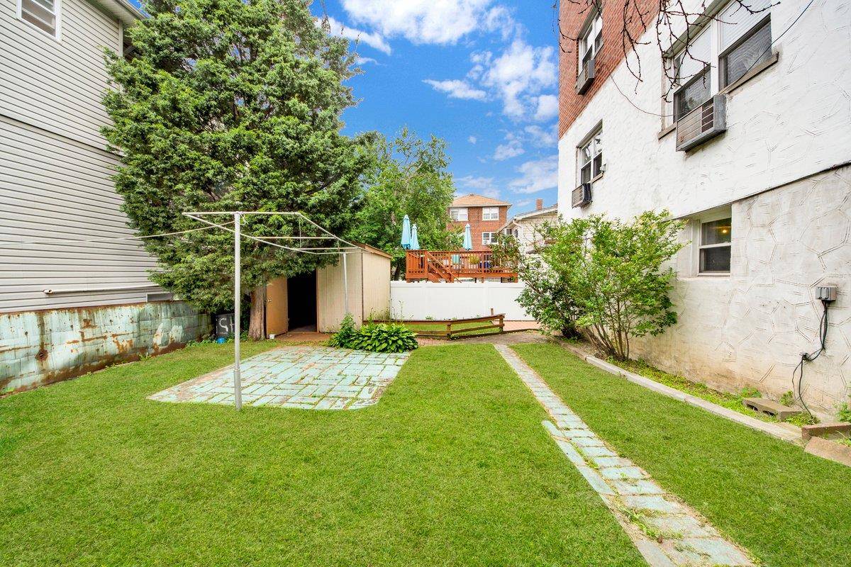 Bronx, NY 10465,1455 Kennellworth PL