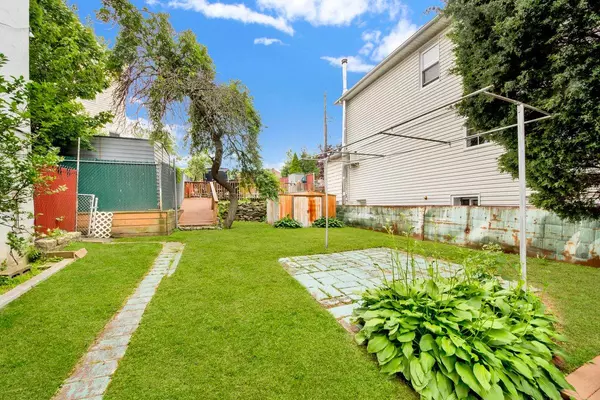 Bronx, NY 10465,1455 Kennellworth PL