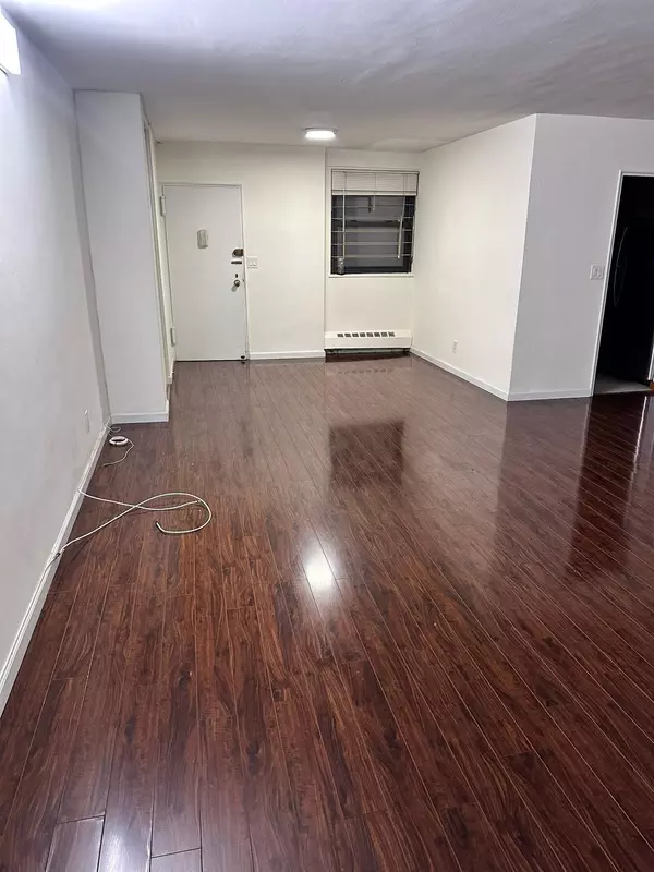 Rego Park, NY 11374,6145 98th ST #5J