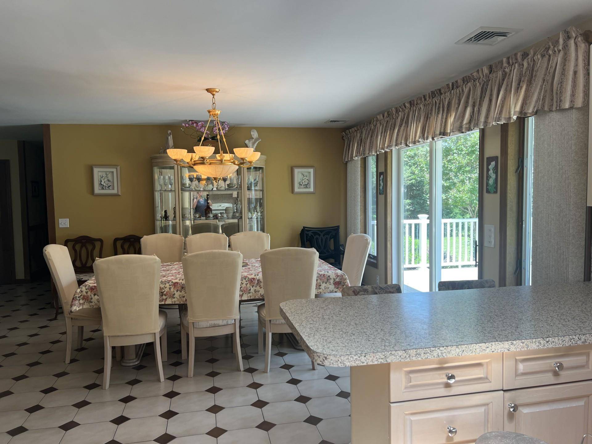 Southold, NY 11971,215 Leon RD