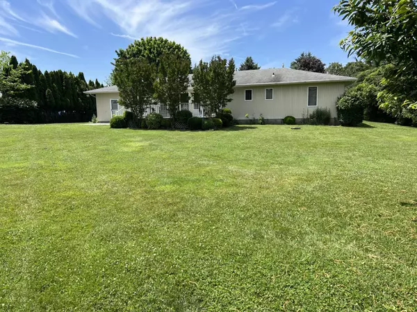 Southold, NY 11971,215 Leon RD