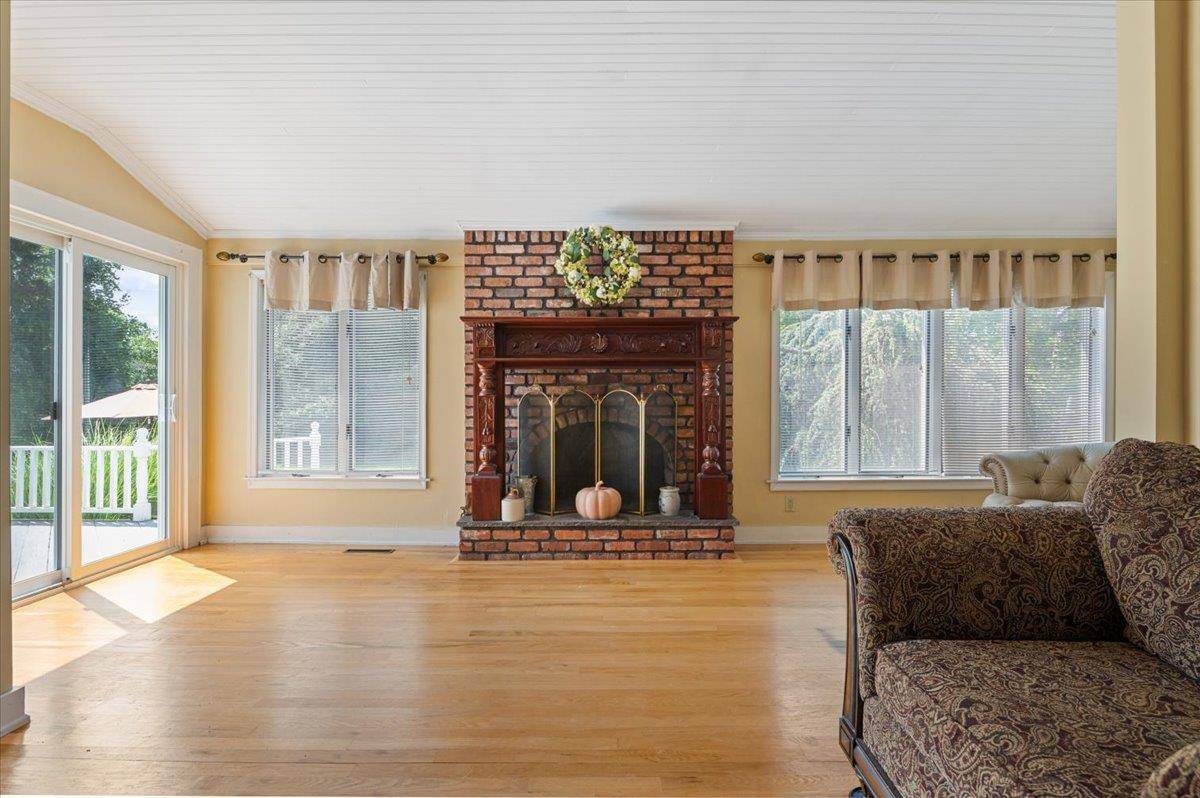 Islip, NY 11751,71 Willow AVE