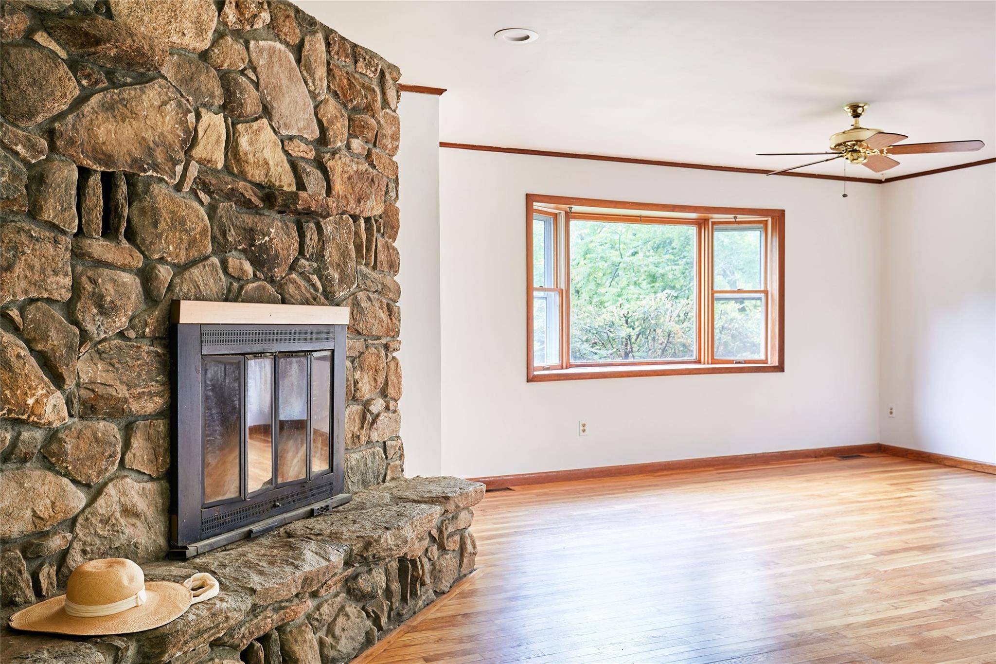 Kent Lakes, NY 10512,480 Farmers Mills RD