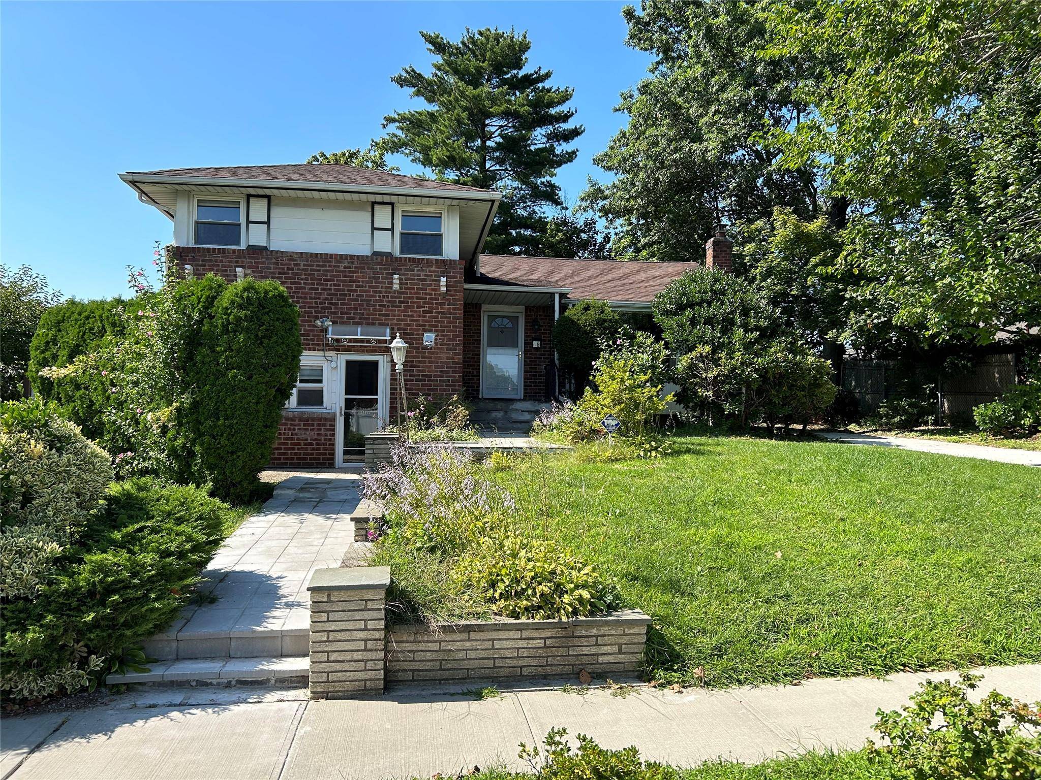 49 Audrey RD, Westbury, NY 11590