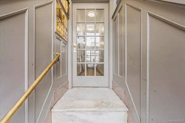 Long Island City, NY 11106,36-25 30th ST