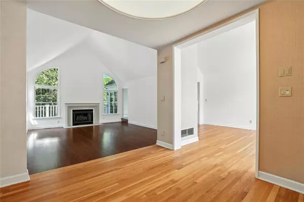 White Plains, NY 10605,9 Glenbrooke DR