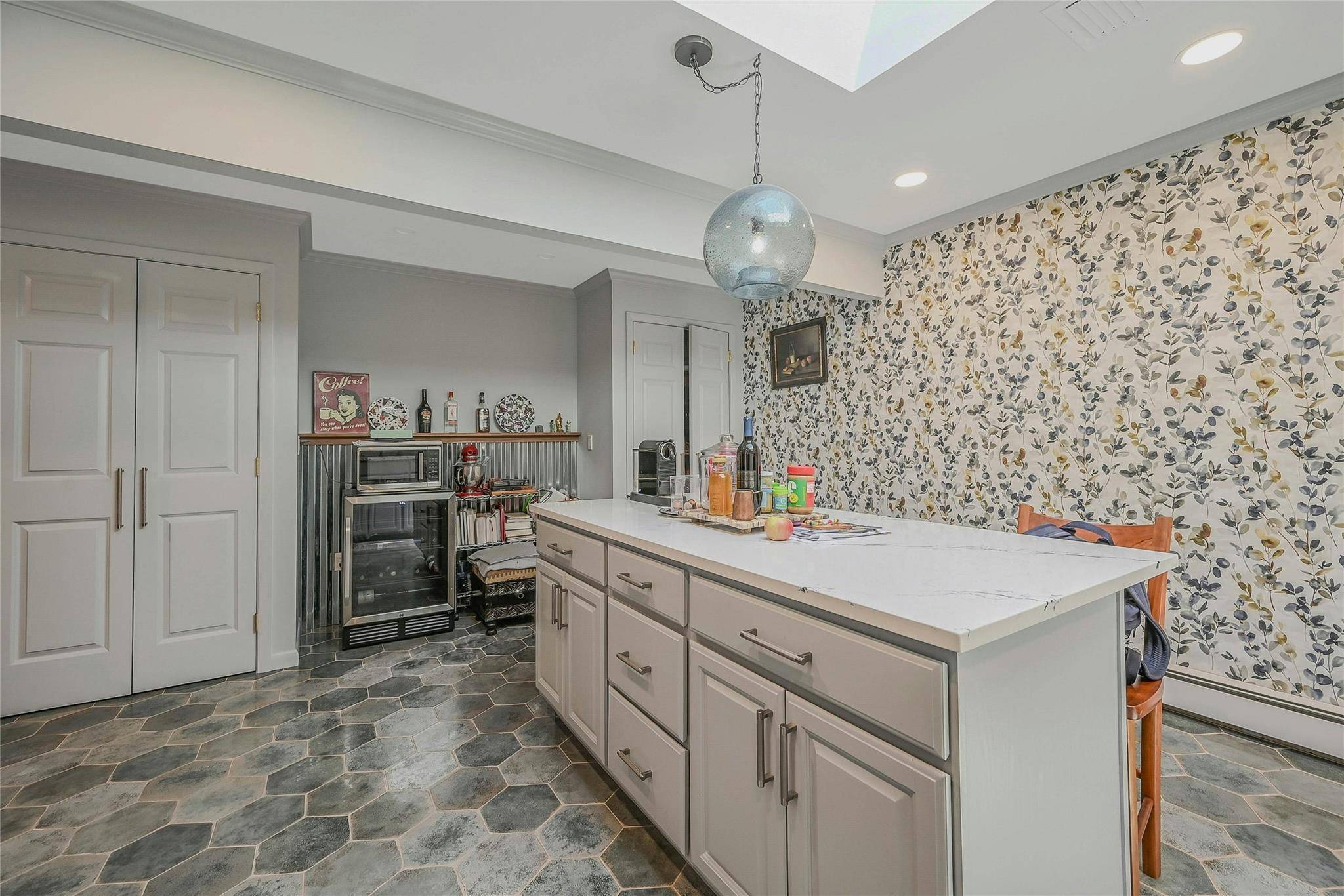 Southold, NY 11971,625 Glenn RD