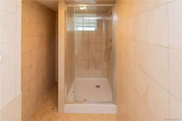 Warwick, NY 10990,11 Stage Coach RD