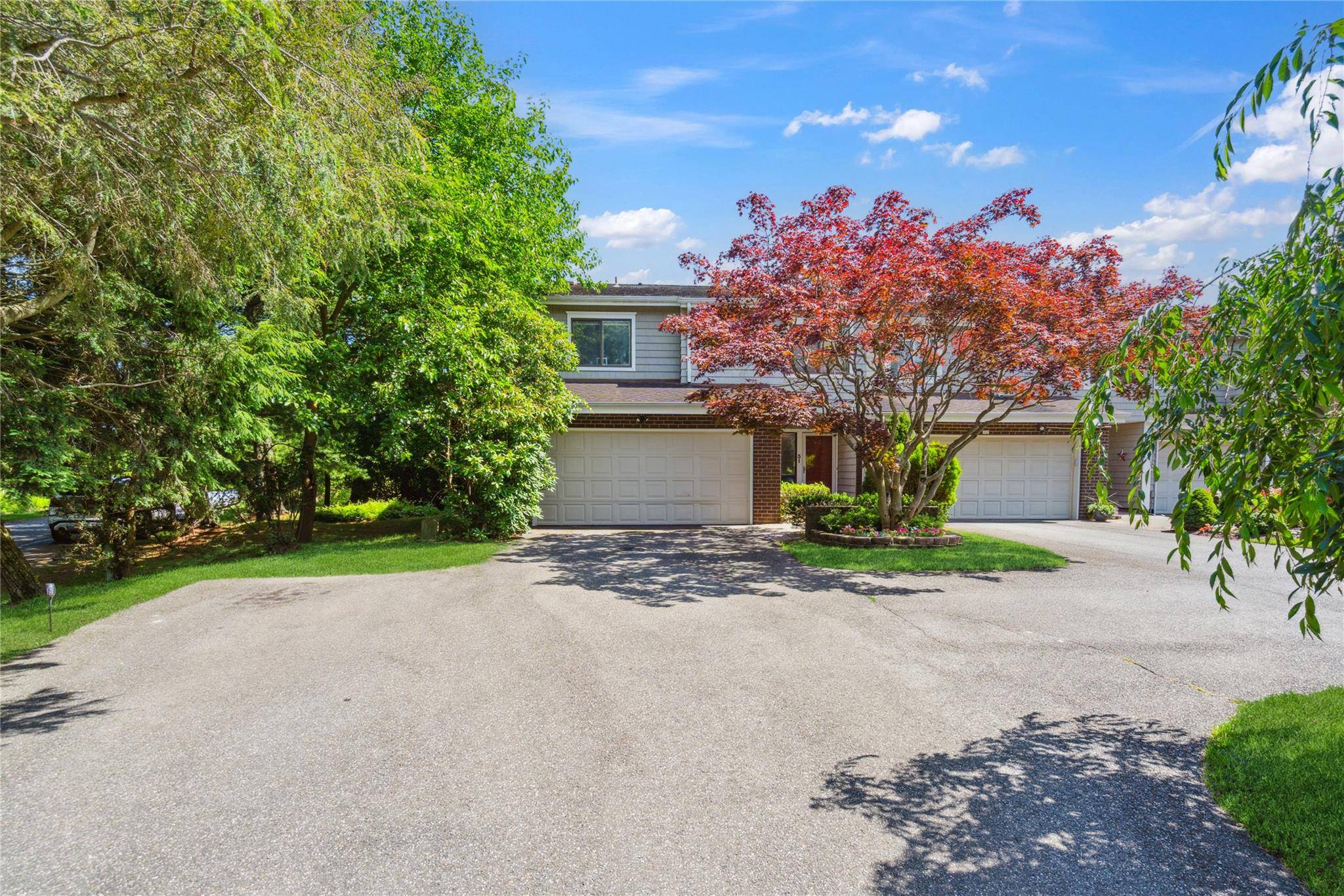 Bay Shore, NY 11706,31 Boathouse LN