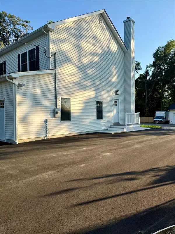 Centereach, NY 11720,78 Horseblock RD